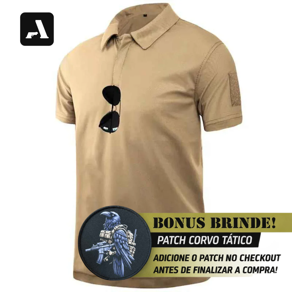 Camisa tática bege com patch de corvo e óculos, ideal para uso diário e atividades ao ar livre.