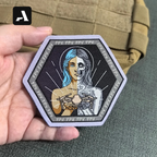 Patch Tático "Sky Judge" – Cyborg FPV Drone (Hexagonal & Velcro)