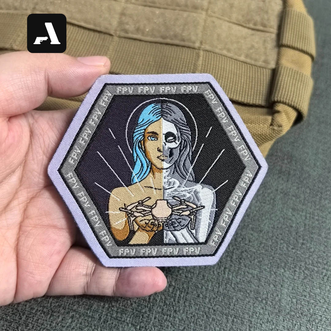 Patch Tático "Sky Judge" – Cyborg FPV Drone (Hexagonal & Velcro)