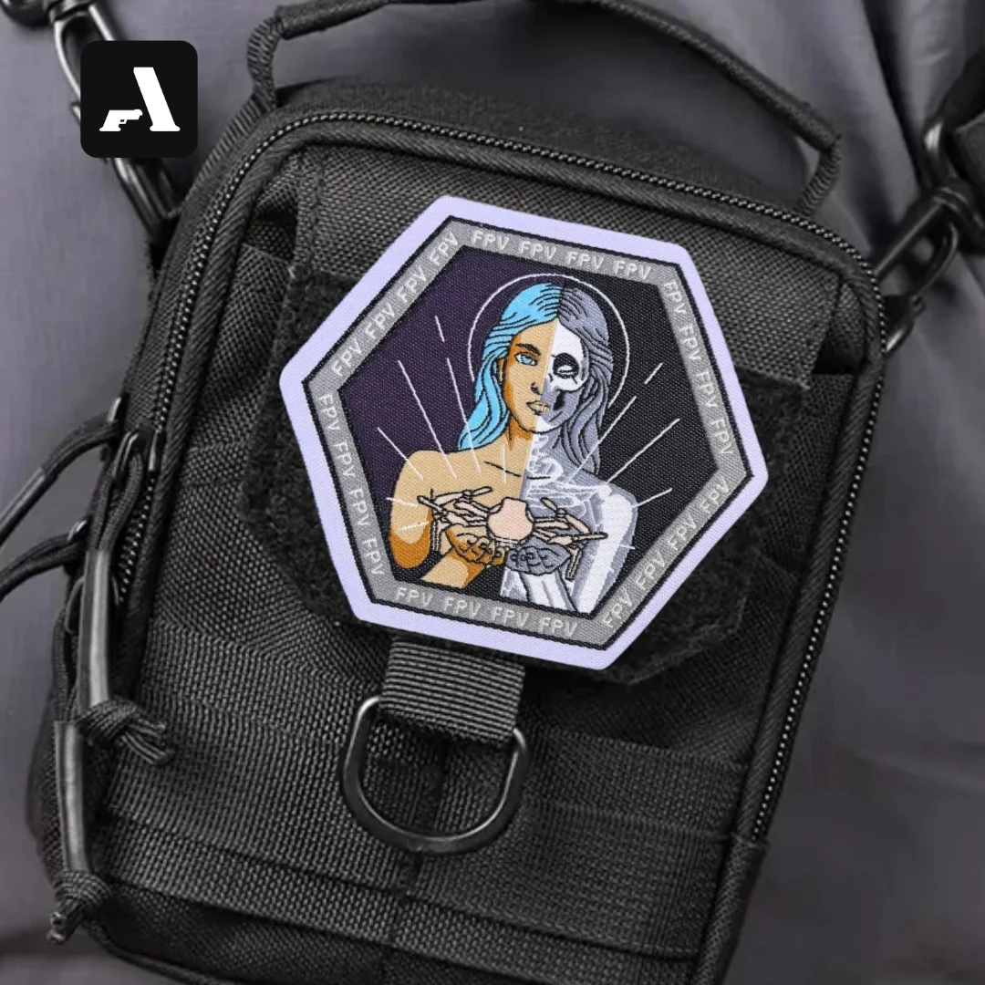 Patch Tático "Sky Judge" – Cyborg FPV Drone (Hexagonal & Velcro)