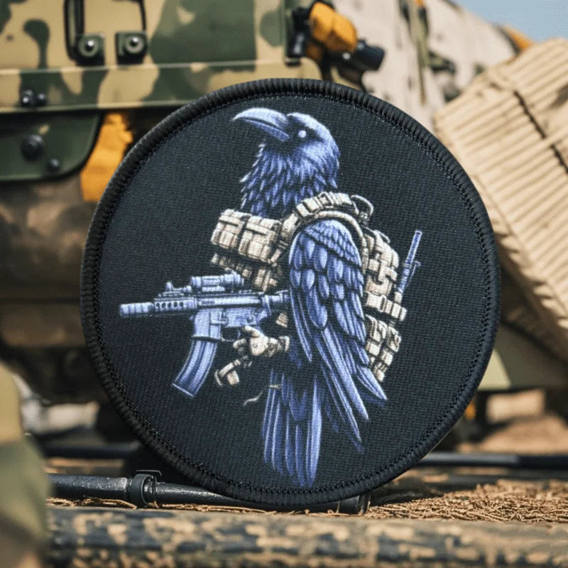 Patch Bordado Corvo Tatical Gallery com Velcro – Emblema Decorativo para Mochila, Jaqueta e Equipamentos